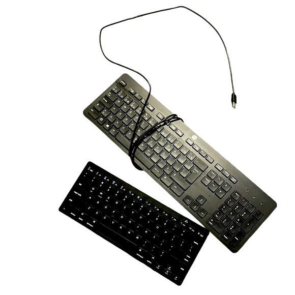 Keyboard 2, bluetooth and another with wire - Picture 1 of 4
